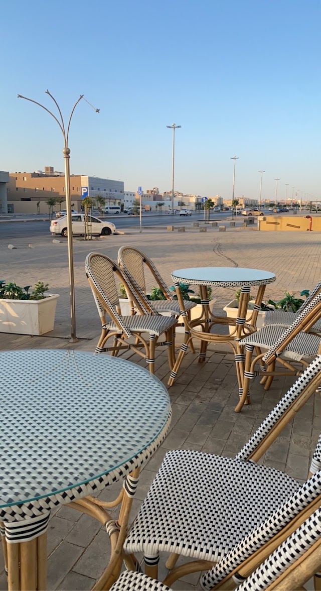 Crete Cafe · Dhahrat Laban
